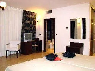 Hotel YIT Conquista de Granada Peligros 4*,  España