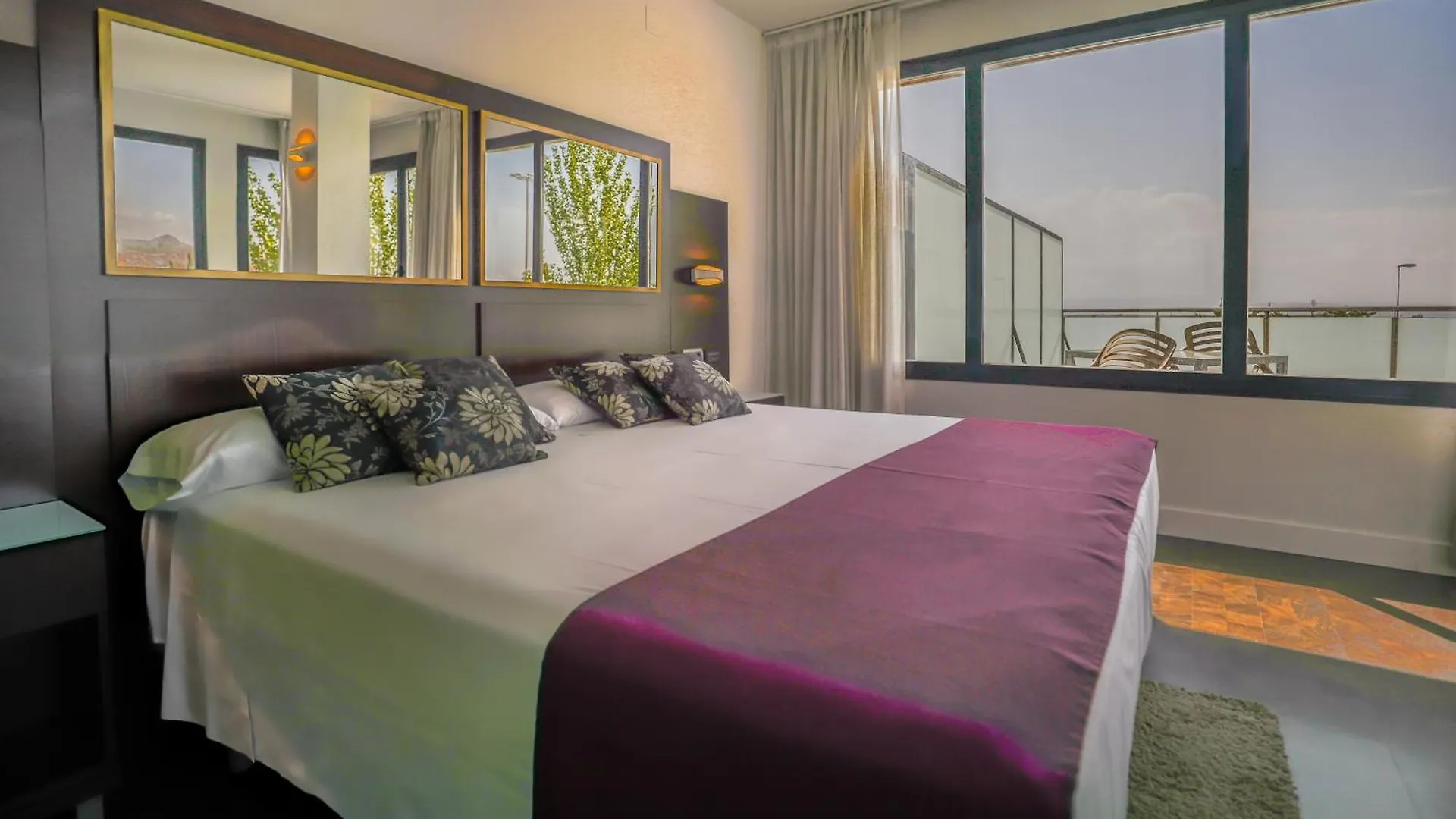 Hotel YIT Conquista de Granada Peligros