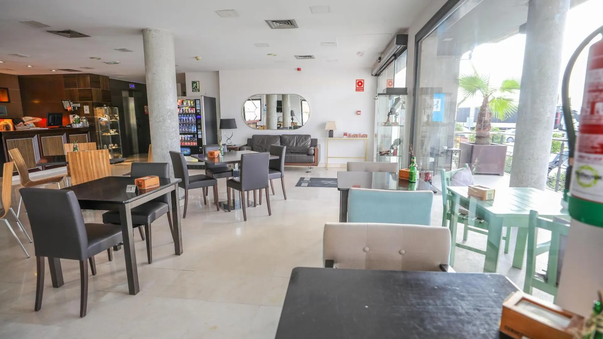 Hotel YIT Conquista de Granada Peligros